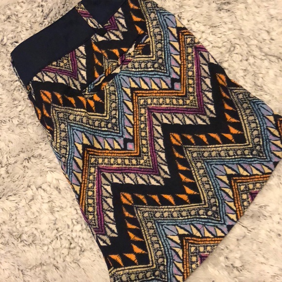 Patterned Shorts. - Picture 2 of 3